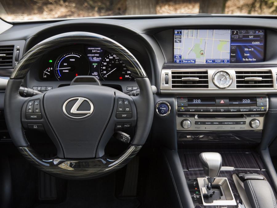  Lexus LS600h L 2012 года  (фото 9 из 16)